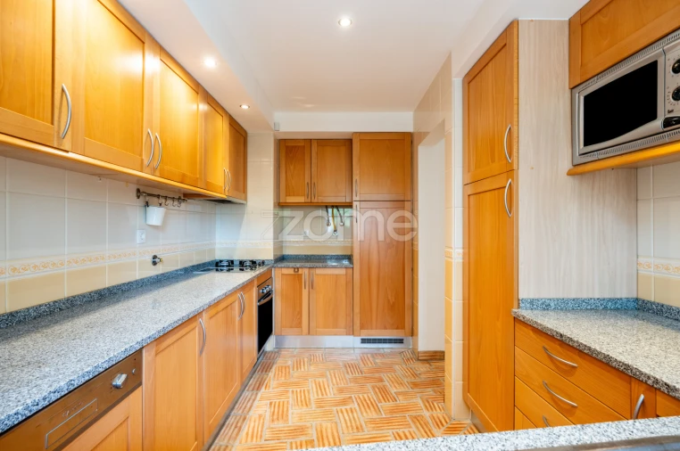 Apartamento T2 para Venda em Portimão Foto 15