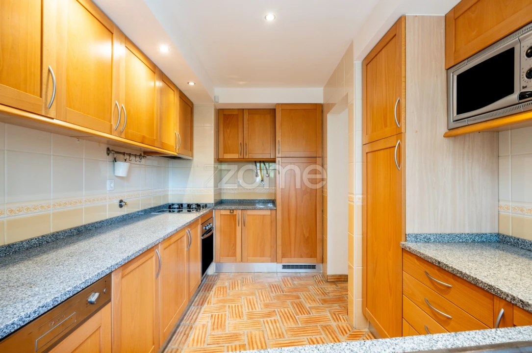 Apartamento T2 para Venda em Portimão Foto 15