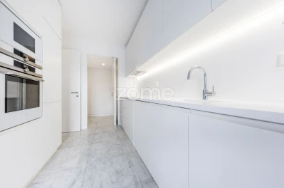 Apartamento T2 para Arrendamento em Ajuda