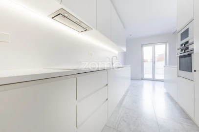 Apartamento T2 para Arrendamento em Ajuda
