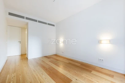Apartamento T2 para Arrendamento em Ajuda