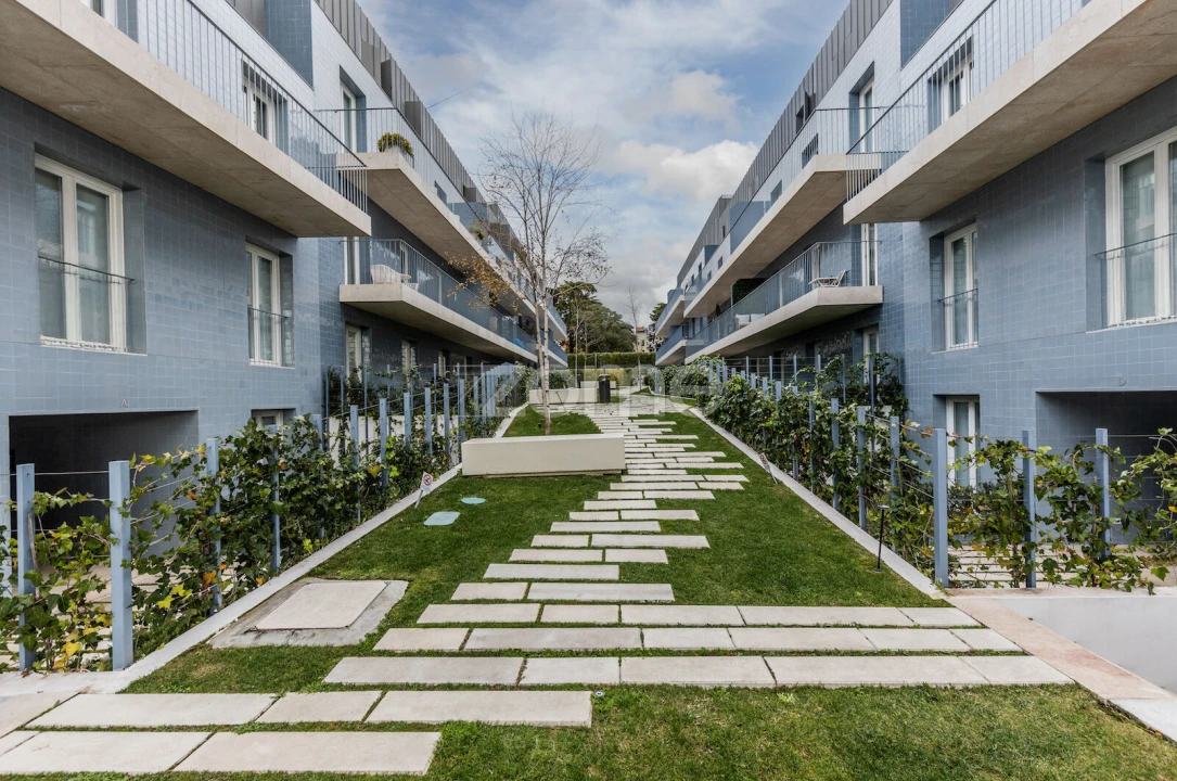 Apartamento T2 para Arrendamento em Ajuda Foto 32