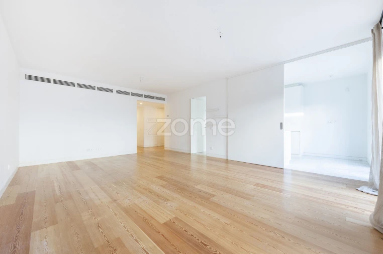 Apartamento T2 para Arrendamento em Ajuda Foto 6