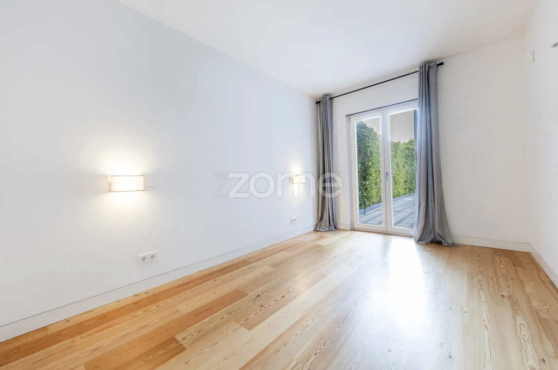 Apartamento T2 para Arrendamento em Ajuda Foto 20