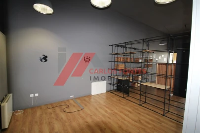 Loja para Arrendamento em Vila Nova de Famalicão e Calendário