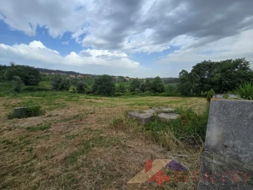 Terreno para Venda em Santiago e São Simão de Litém e Albergaria dos Doze