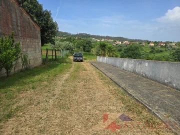 Terreno para Venda em Santiago e São Simão de Litém e Albergaria dos Doze