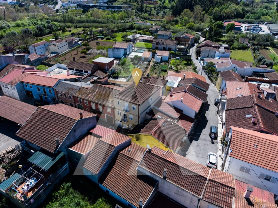 Prédio para Venda em Trouxemil e Torre de Vilela Foto 1