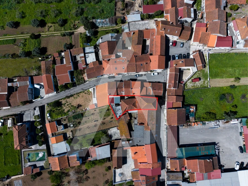 Prédio para Venda em Trouxemil e Torre de Vilela Foto 3