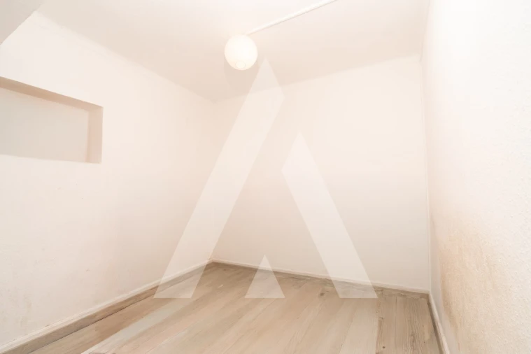 Prédio para Venda em Trouxemil e Torre de Vilela Foto 7