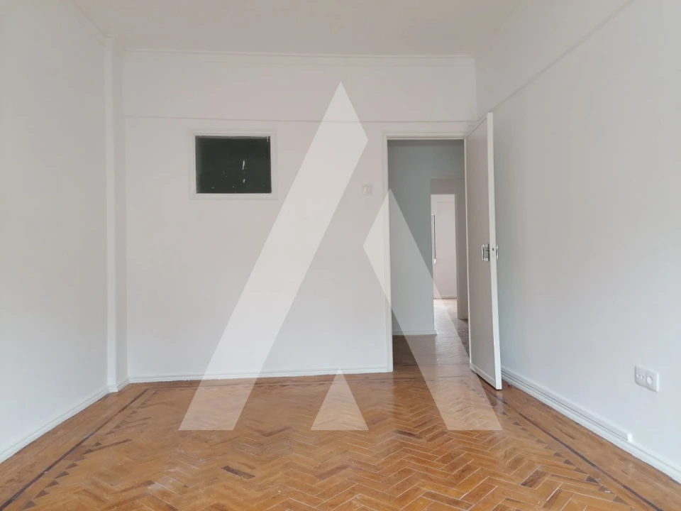 Apartamento T2 para Arrendamento em Alcantara Foto 3