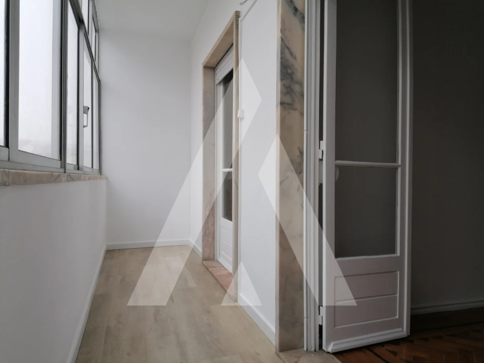 Apartamento T2 para Arrendamento em Alcantara Foto 5