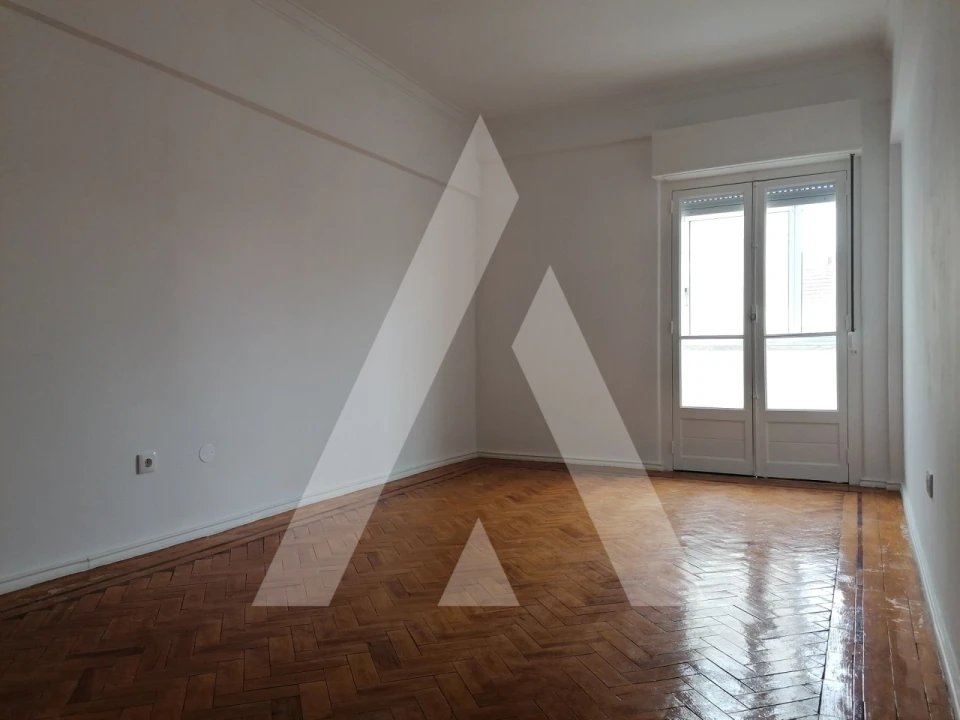 Apartamento T2 para Arrendamento em Alcantara Foto 7