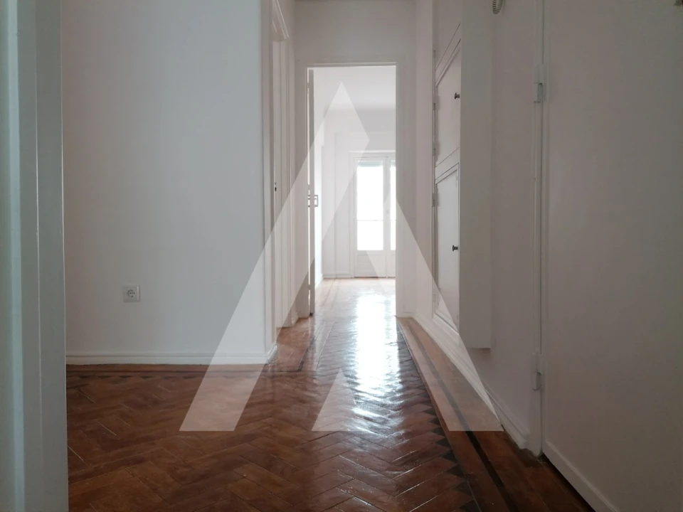 Apartamento T2 para Arrendamento em Alcantara Foto 11