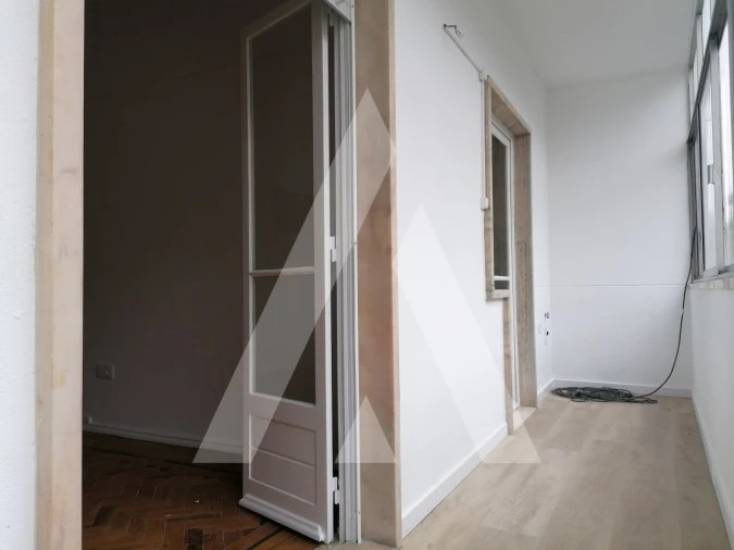 Apartamento T2 para Arrendamento em Alcantara Foto 4