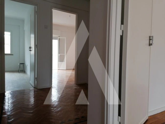 Apartamento T2 para Arrendamento em Alcantara Foto 9