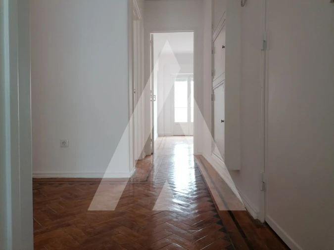 Apartamento T2 para Arrendamento em Alcantara Foto 11