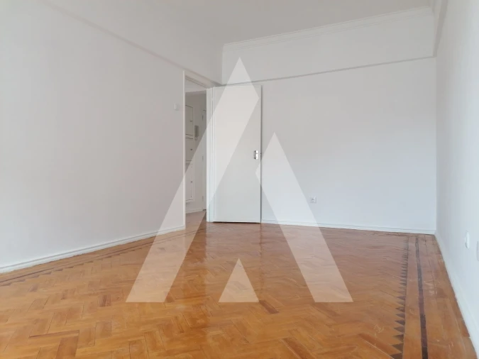 Apartamento T2 para Arrendamento em Alcantara Foto 12