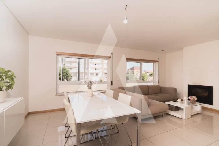 Apartamento T3 para Venda em Poiares (Santo Andre) Foto 4