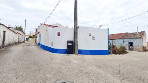 Moradia T2 para Venda em São Pedro da Cadeira