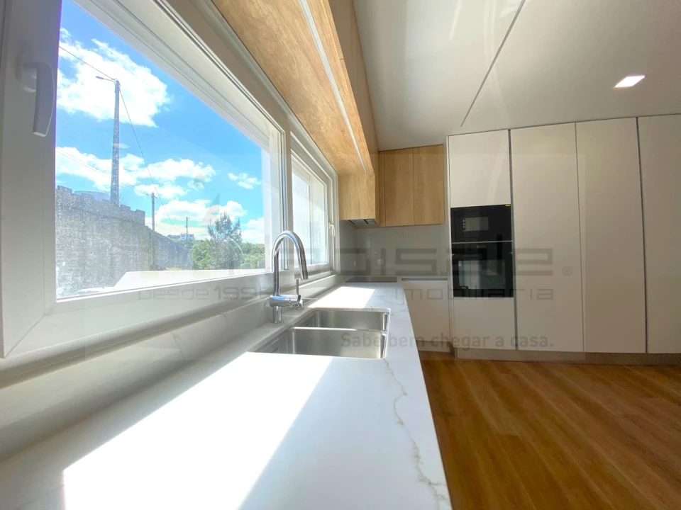 Moradia T3 para Venda em Almargem do Bispo, Pêro Pinheiro e Montelavar Foto 9