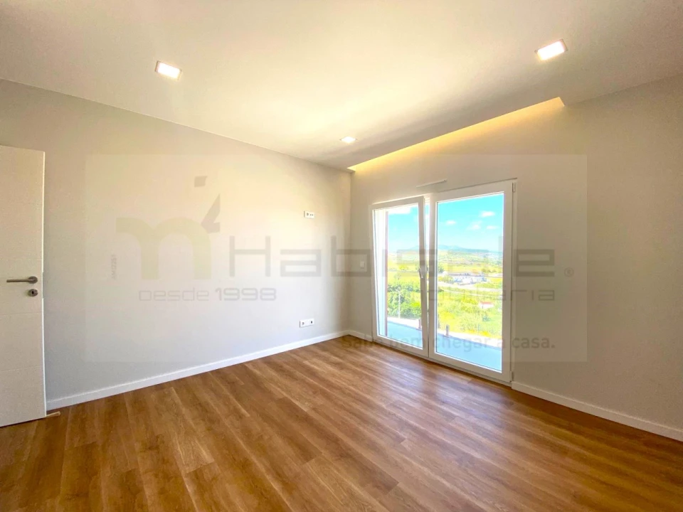 Moradia T3 para Venda em Almargem do Bispo, Pêro Pinheiro e Montelavar Foto 39