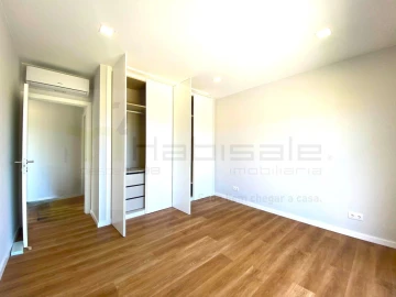 Moradia T3 para Venda em Almargem do Bispo, Pêro Pinheiro e Montelavar