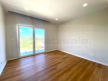 Moradia T3 para Venda em Almargem do Bispo, Pêro Pinheiro e Montelavar