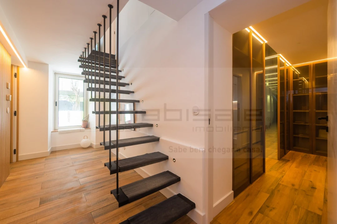 Apartamento T4 para Venda em Queluz e Belas Foto 1