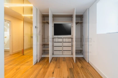 Apartamento T4 para Venda em Queluz e Belas