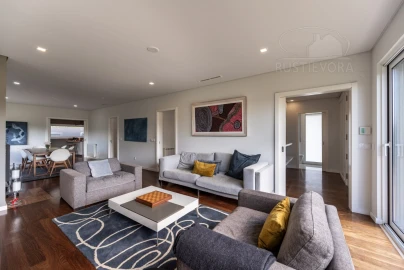 Quinta T6 para Venda em Nossa Senhora da Vila, Nossa Senhora do Bispo e Silveiras