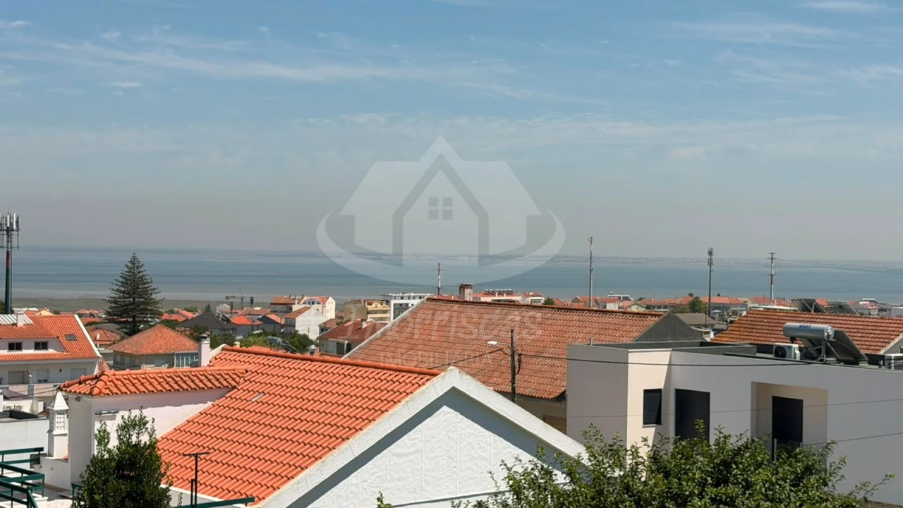 Moradia T4 para Venda em Santa Iria de Azoia, São João da Talha e Bobadela Foto 18