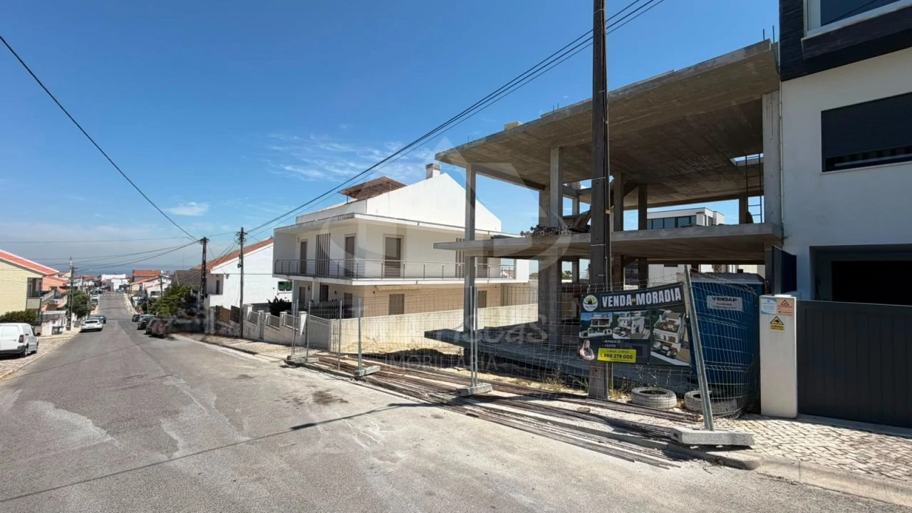 Moradia T4 para Venda em Santa Iria de Azoia, São João da Talha e Bobadela Foto 20