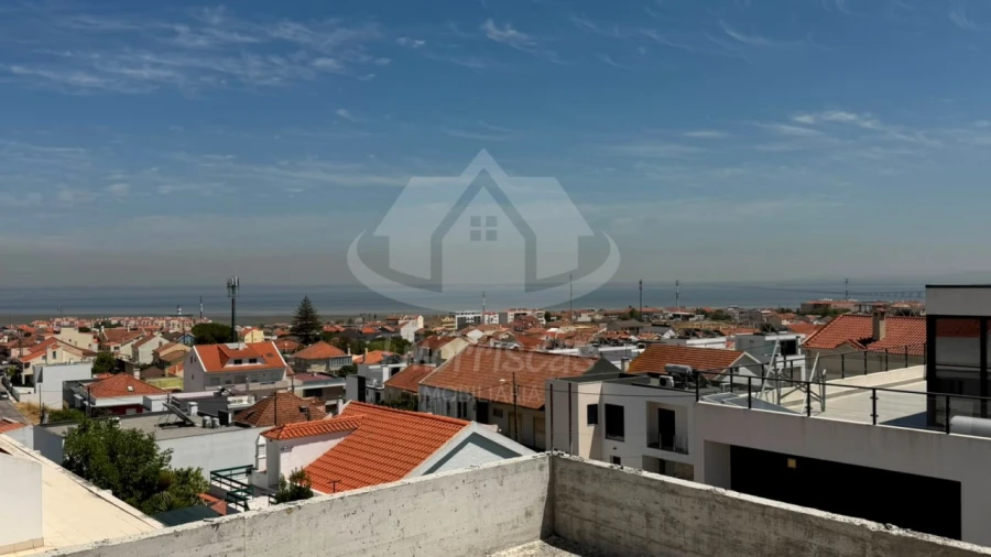 Moradia T4 para Venda em Santa Iria de Azoia, São João da Talha e Bobadela Foto 16