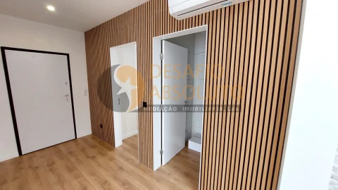 Moradia T4 para Venda em Fernao Ferro