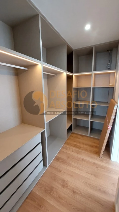 Moradia T4 para Venda em Fernao Ferro