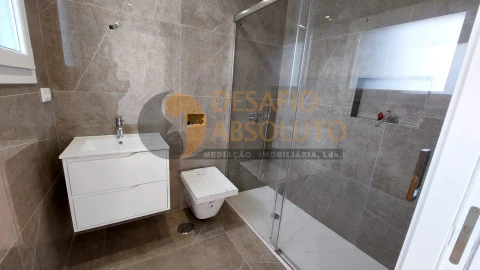 Moradia T4 para Venda em Fernao Ferro