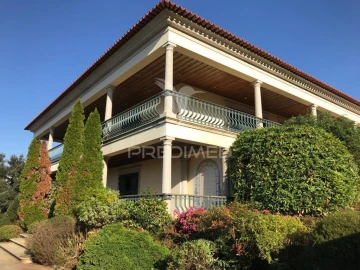 Moradia T7 para Venda em Bougado (São Martinho e Santiago)