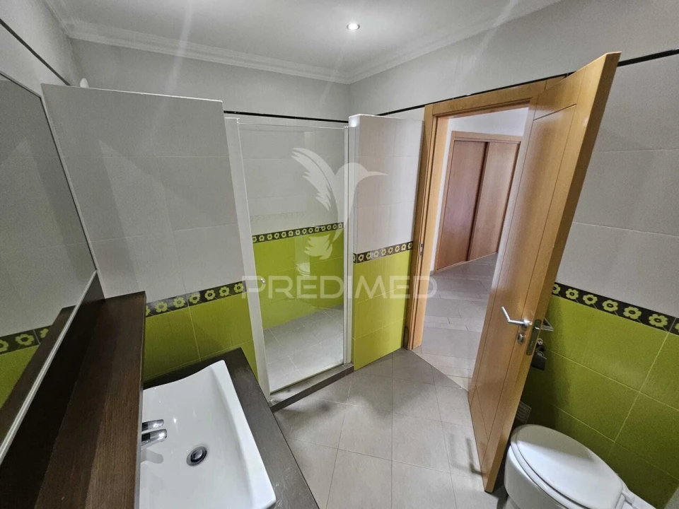 Moradia T4 para Venda em Assunção, Ajuda, Salvador e Santo Ildefonso Foto 25