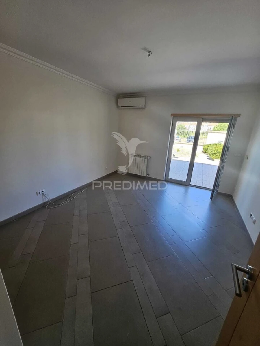 Moradia T4 para Venda em Assunção, Ajuda, Salvador e Santo Ildefonso Foto 14
