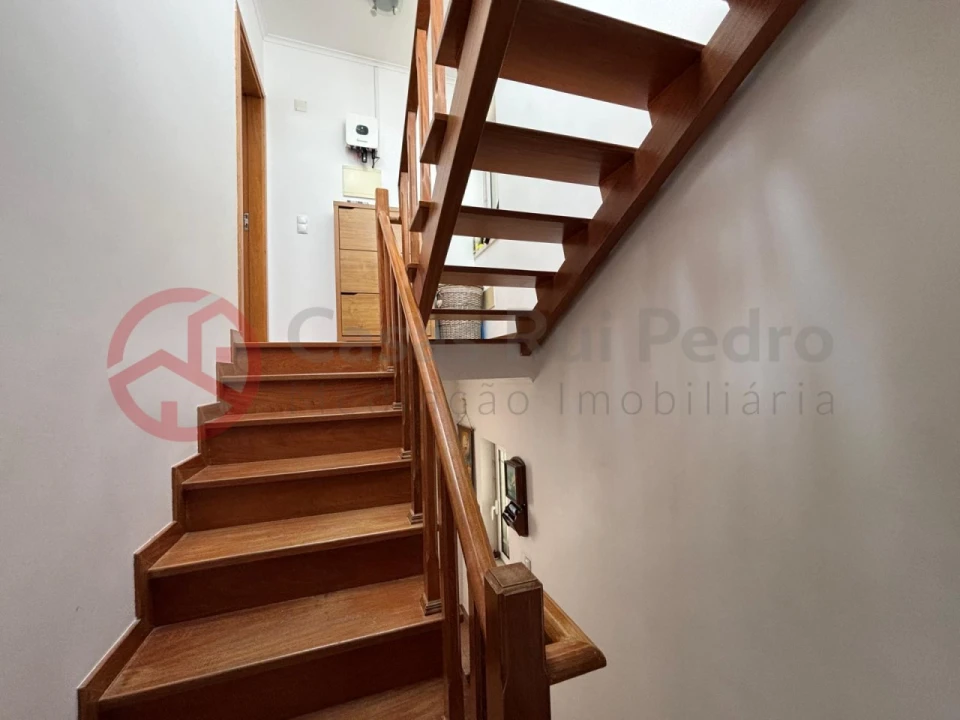 Moradia T5 para Venda em Laranjeiro e Feijó Foto 8