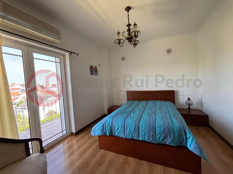 Moradia T5 para Venda em Laranjeiro e Feijó Foto 22