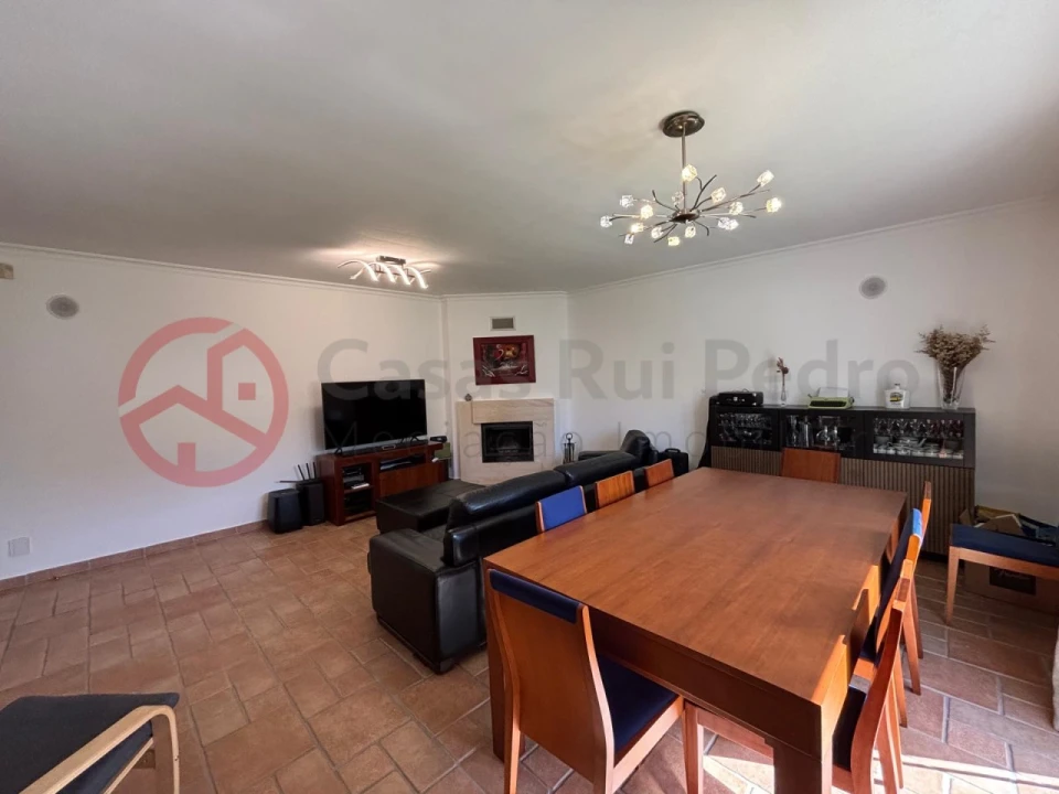 Moradia T5 para Venda em Laranjeiro e Feijó Foto 5