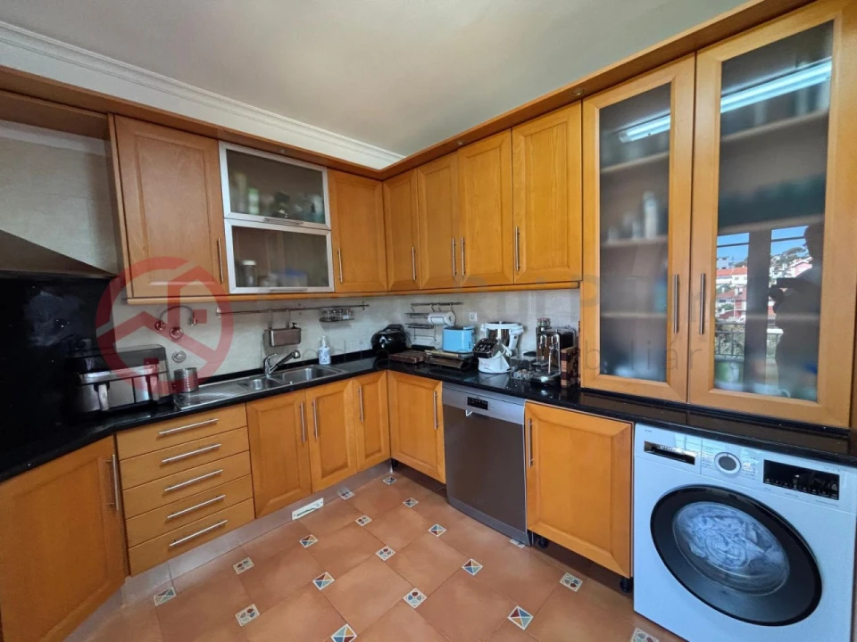 Moradia T5 para Venda em Laranjeiro e Feijó Foto 2