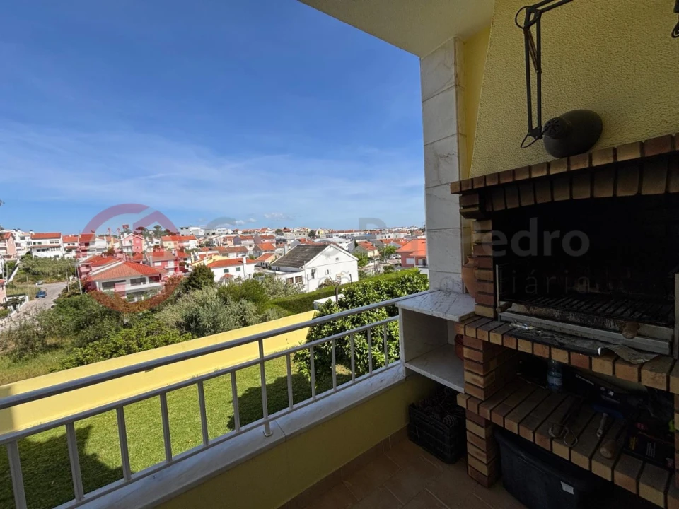 Moradia T5 para Venda em Laranjeiro e Feijó Foto 32