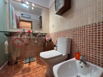 Moradia T5 para Venda em Laranjeiro e Feijó