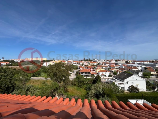 Moradia T5 para Venda em Laranjeiro e Feijó Foto 36