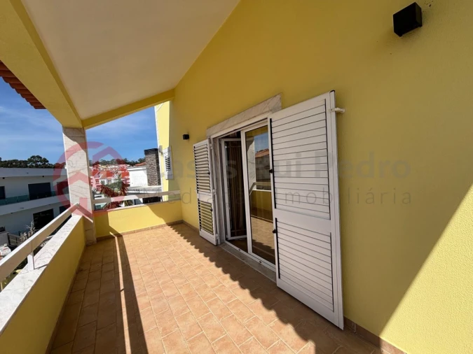 Moradia T5 para Venda em Laranjeiro e Feijó Foto 16