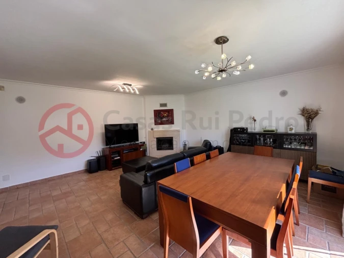 Moradia T5 para Venda em Laranjeiro e Feijó Foto 5