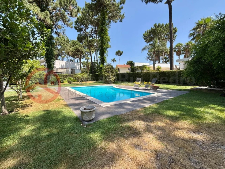 Moradia T4 para Venda em Charneca de Caparica e Sobreda Foto 1